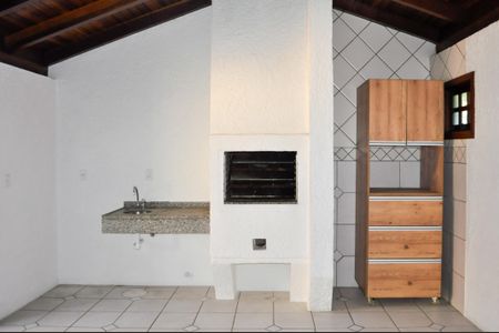 Casa de condomínio à venda com 146m², 3 quartos e 1 vaga Casa de condomínio à venda com 146m², 3 quartos e 1 vagaHall