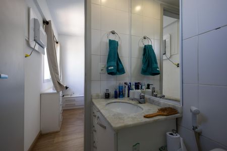 Apartamento à venda com 67m², 2 quartos e 1 vaga Apartamento à venda com 67m², 2 quartos e 1 vagaBanheiro Suite