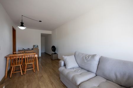 Apartamento à venda com 67m², 2 quartos e 1 vaga Apartamento à venda com 67m², 2 quartos e 1 vagaSala