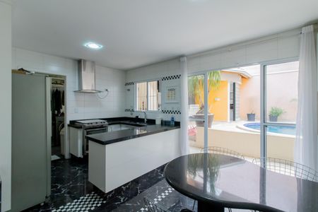 Casa à venda com 430m², 4 quartos e 4 vagasCozinha