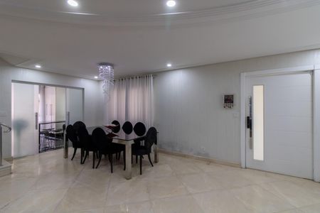 Casa à venda com 430m², 4 quartos e 4 vagasSala