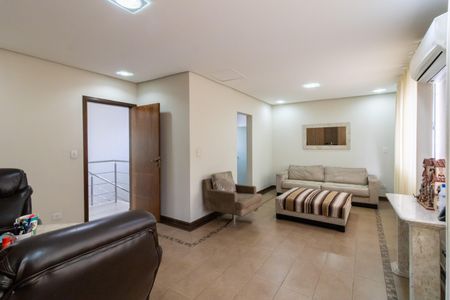 Casa à venda com 430m², 4 quartos e 4 vagasSuíte 4