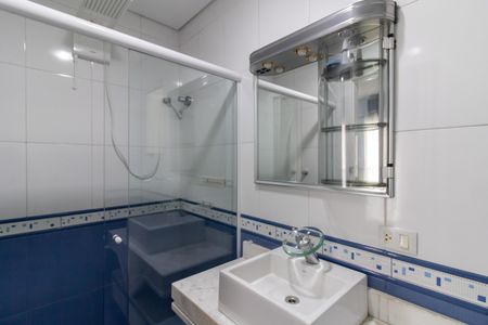 Casa à venda com 430m², 4 quartos e 4 vagasBanheiro da Suíte 2