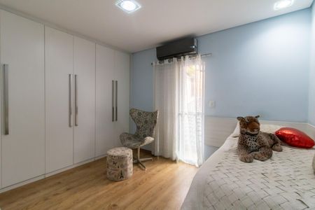 Casa à venda com 430m², 4 quartos e 4 vagasSuíte 2