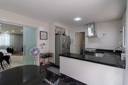 Casa à venda com 430m², 4 quartos e 4 vagasCozinha