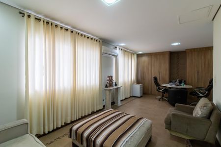 Casa à venda com 430m², 4 quartos e 4 vagasSuíte 4