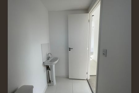 Apartamento à venda com 37m², 2 quartos e sem vaga Apartamento à venda com 37m², 2 quartos e sem vagaBanheiro