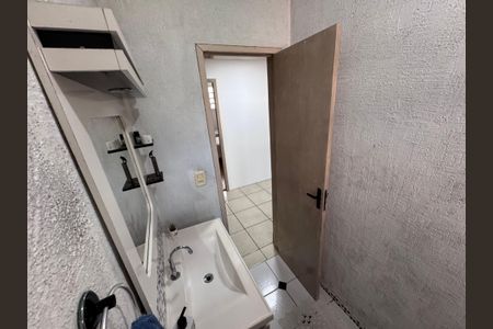 Casa à venda com 100m², 3 quartos e 1 vaga Casa à venda com 100m², 3 quartos e 1 vagaBanheiro Social
