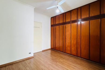 Casa à venda com 125m², 2 quartos e 3 vagas Casa à venda com 125m², 2 quartos e 3 vagasQuarto