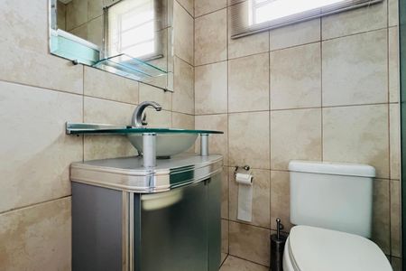 Casa à venda com 125m², 2 quartos e 3 vagas Casa à venda com 125m², 2 quartos e 3 vagasBanheiro