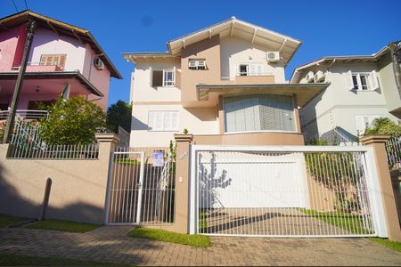 Casa à venda com 200m², 3 quartos e 2 vagasFachada