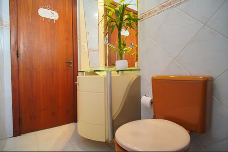 Casa à venda com 200m², 3 quartos e 2 vagasBanheiro