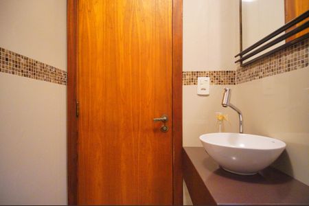 Casa à venda com 200m², 3 quartos e 2 vagasLavabo