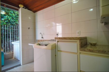 Casa à venda com 200m², 3 quartos e 2 vagasÁrea de Serviço