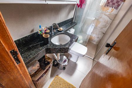 Apartamento à venda com 71m², 3 quartos e 1 vaga Apartamento à venda com 71m², 3 quartos e 1 vagaBanheiro