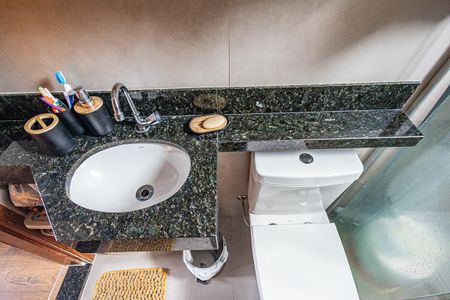 Apartamento à venda com 71m², 3 quartos e 1 vaga Apartamento à venda com 71m², 3 quartos e 1 vagaBanheiro