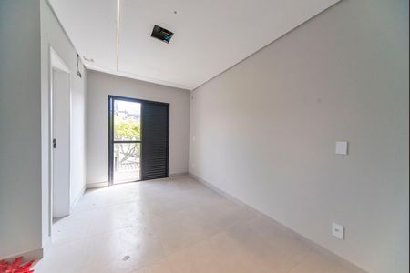Casa à venda com 110m², 2 quartos e 2 vagas Casa à venda com 110m², 2 quartos e 2 vagasSuíte
