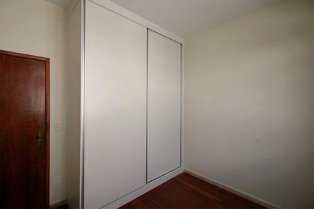 Apartamento à venda com 241m², 5 quartos e 4 vagasQuarto 2