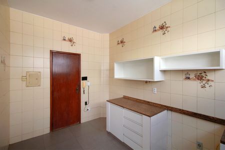 Apartamento à venda com 241m², 5 quartos e 4 vagasCozinha