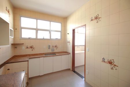 Apartamento à venda com 241m², 5 quartos e 4 vagasCozinha