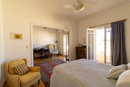 Casa de condomínio para alugar com 400m², 3 quartos e 4 vagas Casa de condomínio para alugar com 400m², 3 quartos e 4 vagasSuíte