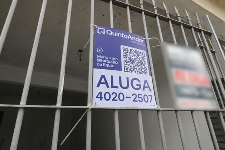 Casa à venda com 150m², 2 quartos e 2 vagasFachada e placa