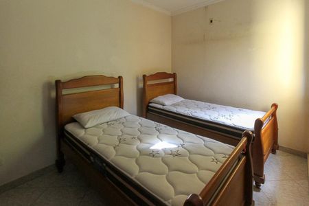 Casa à venda com 400m², 3 quartos e 2 vagas Casa à venda com 400m², 3 quartos e 2 vagasQuarto