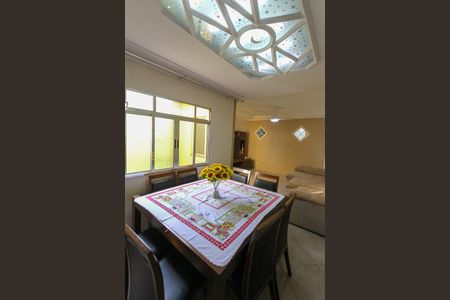 Casa à venda com 400m², 3 quartos e 2 vagas Casa à venda com 400m², 3 quartos e 2 vagasSala de Jantar