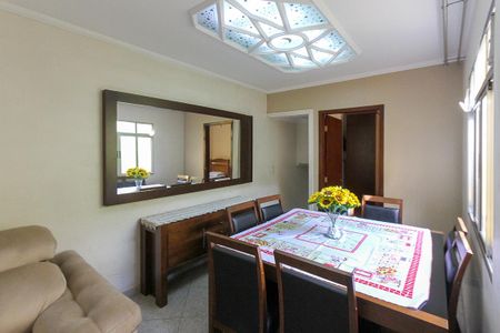 Casa à venda com 400m², 3 quartos e 2 vagas Casa à venda com 400m², 3 quartos e 2 vagasSala de Jantar