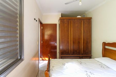 Casa à venda com 400m², 3 quartos e 2 vagas Casa à venda com 400m², 3 quartos e 2 vagasQuarto