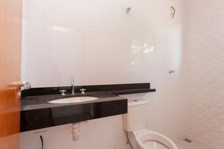 Casa à venda com 141m², 3 quartos e 2 vagasBanheiro da Suíte