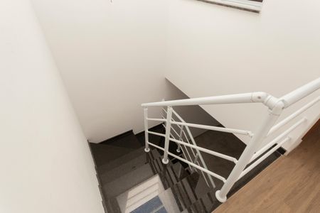 Casa à venda com 141m², 3 quartos e 2 vagasEscada