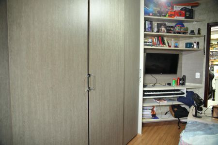 Apartamento à venda com 106m², 2 quartos e 2 vagasQuarto 2 - Armários
