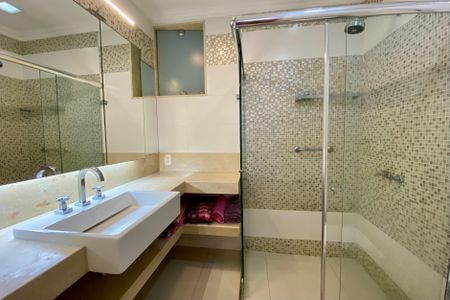 Apartamento à venda com 112m², 3 quartos e 1 vaga Apartamento à venda com 112m², 3 quartos e 1 vagaBanheiro da Suíte