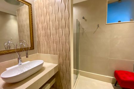Apartamento à venda com 112m², 3 quartos e 1 vaga Apartamento à venda com 112m², 3 quartos e 1 vagaBanheiro