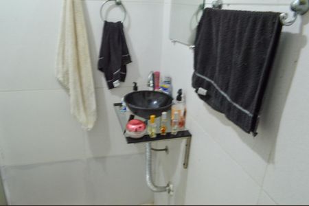 Casa à venda com 103m², 3 quartos e 1 vaga Casa à venda com 103m², 3 quartos e 1 vagaBanheiro