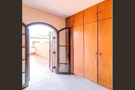 Casa à venda com 140m², 2 quartos e 2 vagas Casa à venda com 140m², 2 quartos e 2 vagasFoto 01