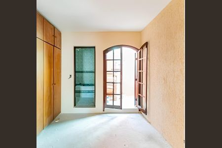 Casa à venda com 140m², 2 quartos e 2 vagas Casa à venda com 140m², 2 quartos e 2 vagasFoto 01