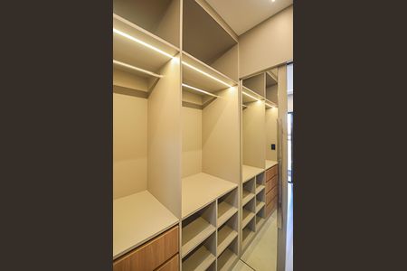 Casa à venda com 156m², 3 quartos e 4 vagasCloset da suíte