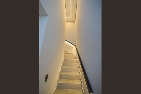 Casa à venda com 156m², 3 quartos e 4 vagasEscada