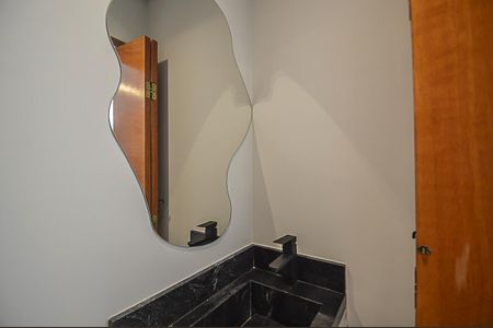 Casa à venda com 156m², 3 quartos e 4 vagasBanheiro de serviço