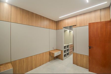 Casa à venda com 156m², 3 quartos e 4 vagasQuarto Suíte