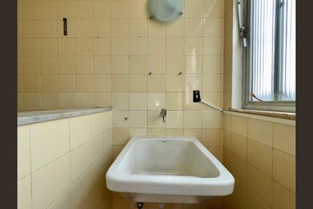 Apartamento para alugar com 57m², 2 quartos e 1 vaga Apartamento para alugar com 57m², 2 quartos e 1 vagaCozinha e Área de Serviço