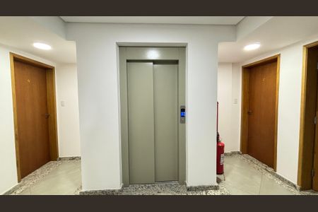 Apartamento à venda com 50m², 2 quartos e 1 vagaElevador