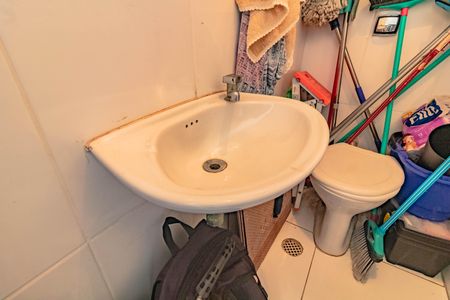 Apartamento à venda com 58m², 3 quartos e 1 vaga Apartamento à venda com 58m², 3 quartos e 1 vagaBanheiro de Serviço