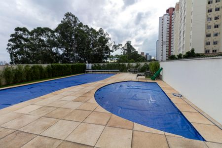 Apartamento à venda com 64m², 3 quartos e 1 vaga Apartamento à venda com 64m², 3 quartos e 1 vagaPiscina