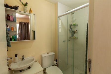 Apartamento à venda com 64m², 3 quartos e 1 vaga Apartamento à venda com 64m², 3 quartos e 1 vagaBanheiro da Suíte