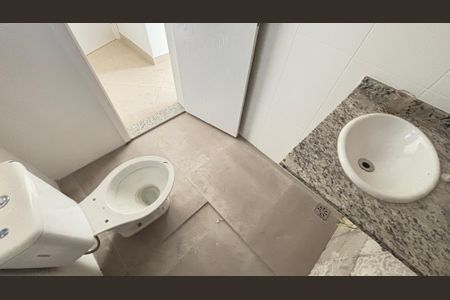Apartamento à venda com 70m², 2 quartos e 1 vaga Apartamento à venda com 70m², 2 quartos e 1 vagaBanheiro da Suíte