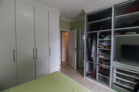 Casa de condomínio à venda com 182m², 5 quartos e 2 vagasSuíte