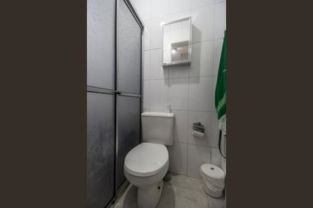 Casa de condomínio à venda com 182m², 5 quartos e 2 vagasBanheiro de serviço